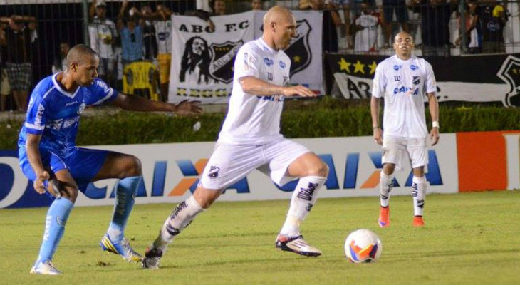  ABC tentará encerrar jejum de vitórias em casa na Série B para reconquistar a torcida alvinegra!
