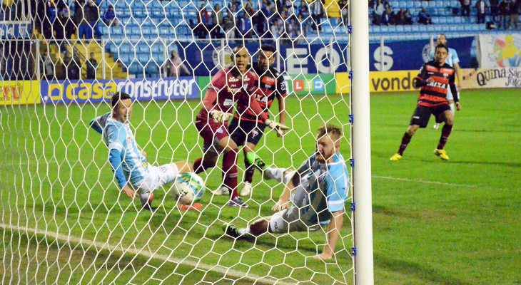  Atlético Goianiense empatou com o Avaí fora de casa e se manteve na cola do líder da Série B!