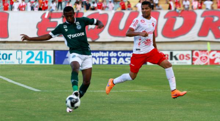  Goiás se manteve invicto na última vez em que enfrentou o rival Vila Nova em uma divisão do Brasileirão!