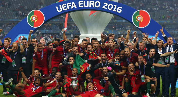  Cristiano Ronaldo fez muita festa em seu primeiro título com a Seleção Portuguesa!