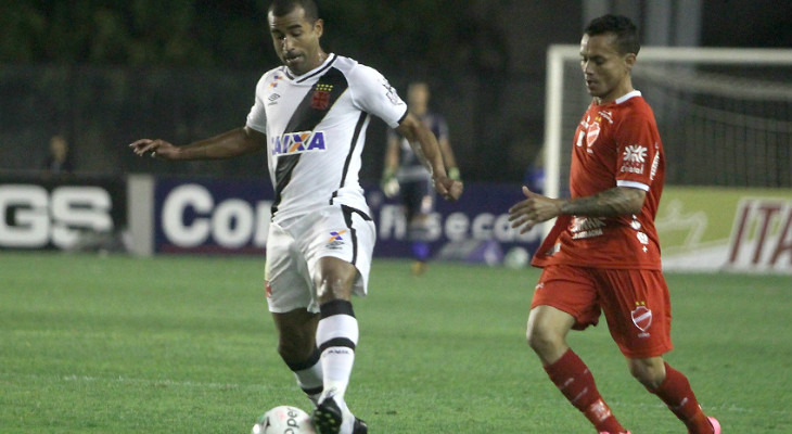  Vasco não vence há quatro jogos, mas mesmo assim lidera a Série B e com três pontos de vantagem para o vice-líder!