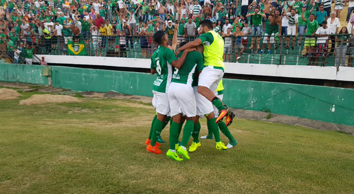  Guarani fez festa em campo com goleada e torcida também comemorou nas arquibancadas!