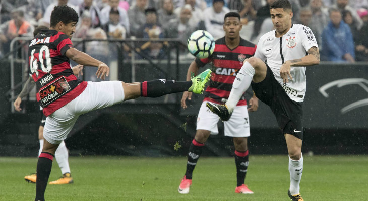  Vitória parou o líder Corinthians e manteve seu bom desempenho fora de casa no Brasileirão!