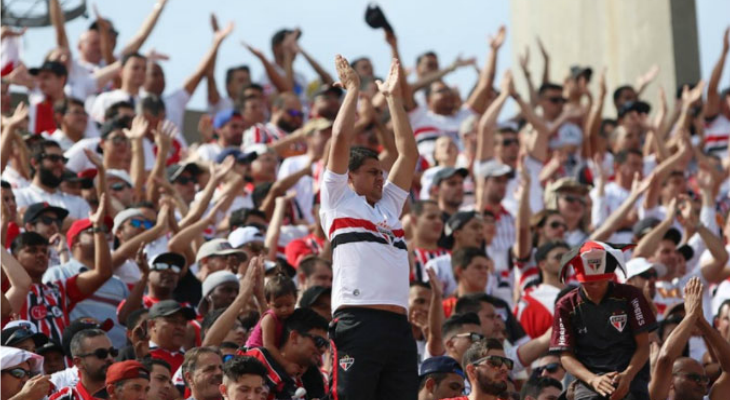  São Paulo, mesmo na zona de rebaixamento, tem feito sua parte ao lotar as arquibancadas no Brasileirão!