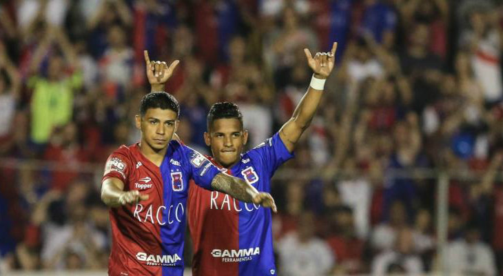  Paraná soube aproveitar o fator casa e voltou a conquistar o acesso na Série B após longo período!