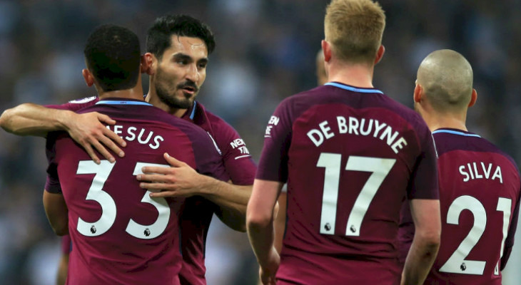  Manchester City fez sua parte ao vencer o Tottenham e ainda ganhou uma mãozinha do rival United para faturar o título inglês!