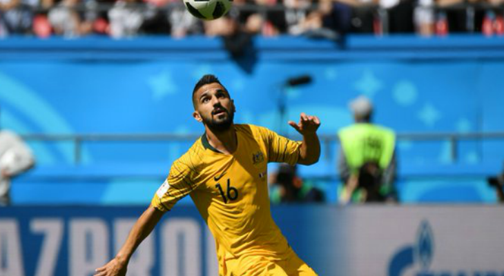  Aziz Behich foi um dos três jogadores que marcaram gols contra na rodada inicial da Copa do Mundo!