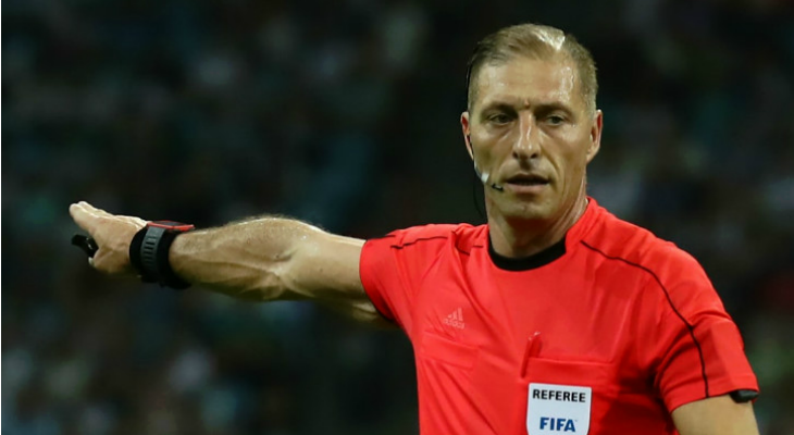  Nestor Pitana, que já trabalhou em jogos da França e da Croácia em 2018, foi o escolhido para apitar a final da Copa do Mundo!