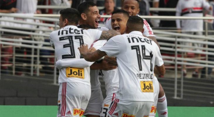  São Paulo venceu o Vasco no turno e tentará manter a invencibilidade contra cariocas no Brasileirão!