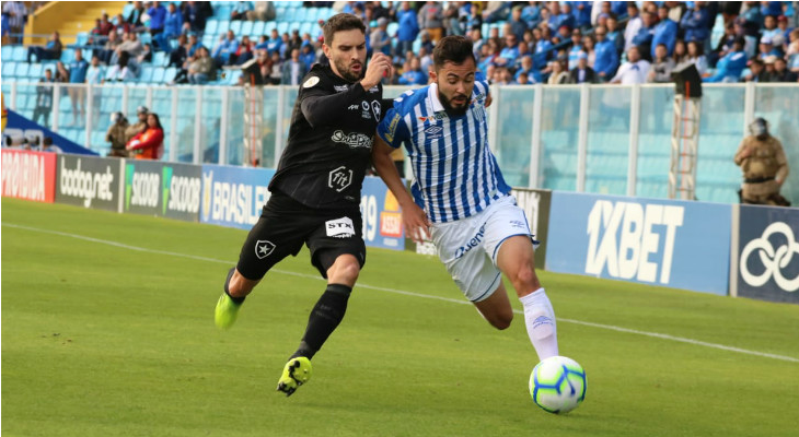  Avaí foi derrotado pelo Botafogo na Ressacada e completou 13 jogos sem vitória no Brasileirão!
