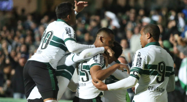  Vitória sobre o Brasil no Couto Pereira deixou o Coritiba a dois pontos da liderança da Série B!