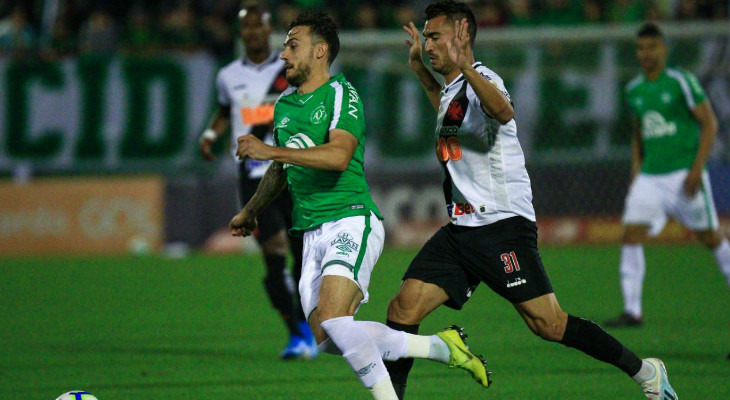  Chapecoense acumula 11 derrotas em 19 jogos e ocupa a vice-lanterna do Brasileirão!