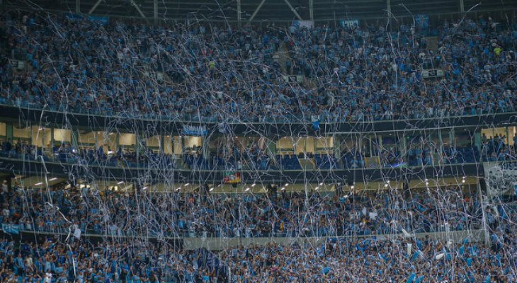  Torcedores do Grêmio pagaram caro, mas fizeram uma grande festa na Arena pela Libertadores!