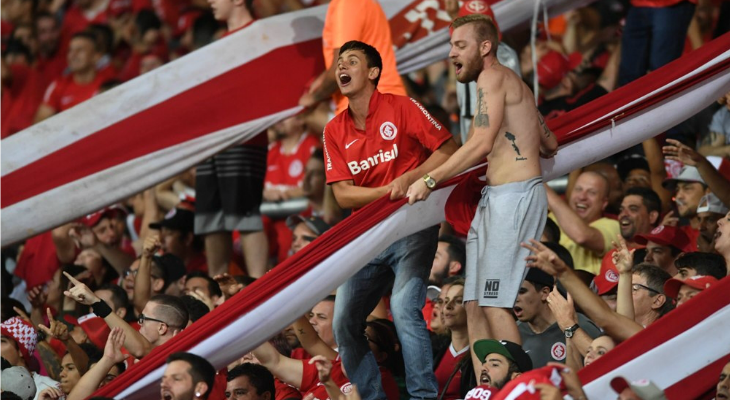  Torcida colorada já está na torcida para o Internacional encerrar jejum e voltar a festejar na Libertadores!