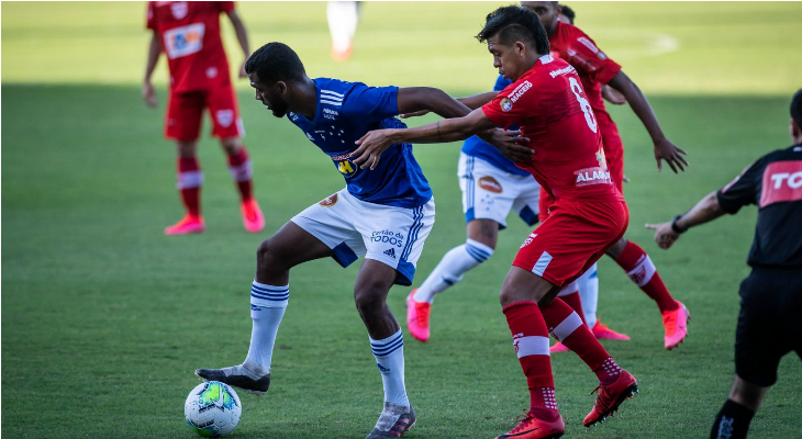  Cruzeiro foi derrotado em Belo Horizonte, por 2 a 0, e só empatou, por 1 a 1, em Maceió, contra o CRB!