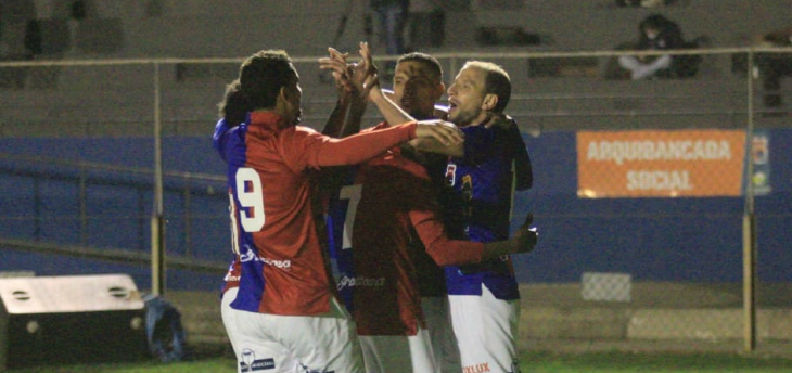  Paraná venceu seus últimos dois jogos, chegou à liderança e terá confronto direto pela Série B!