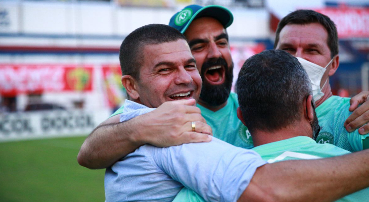  Chapecoense, de Umberto Louzer, começará a defesa do título no Catarinense 2021 fora de casa!