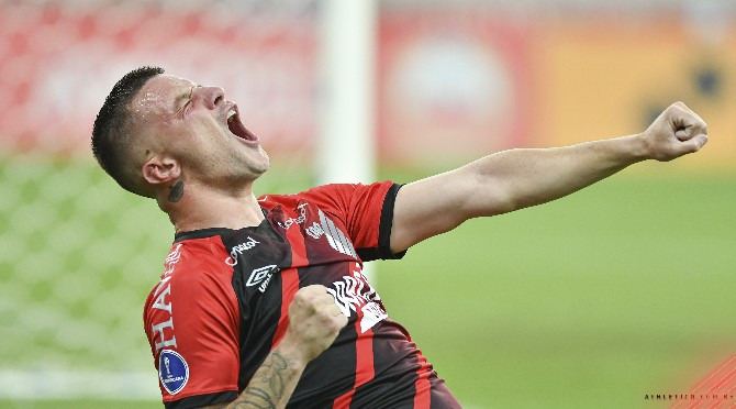  Athletico Paranaense tem 100% na Sul-americana e ainda não sofreu gols!