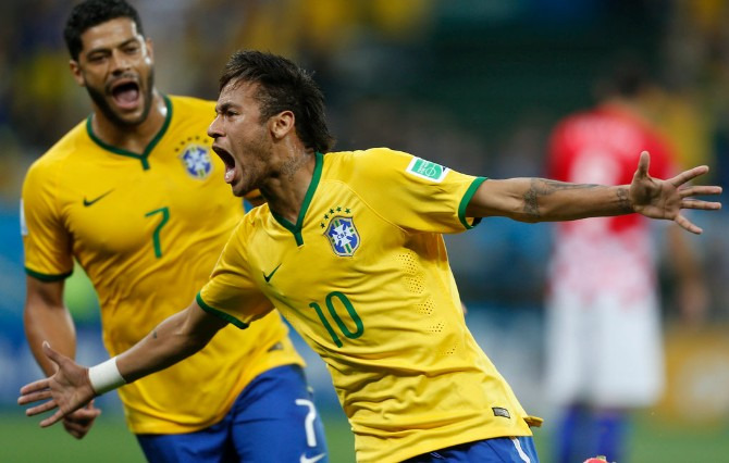  Neymar está entre os cinco jogadores mais famosos do planeta bola!