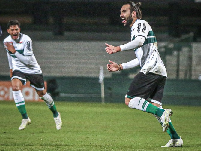  Coritiba venceu Remo e colou na liderança da Série B!