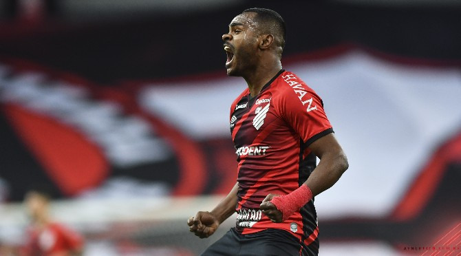  Athletico Paranaense despachou o Peñarol e vai encarar o Bragantino na final da Sul-americana!