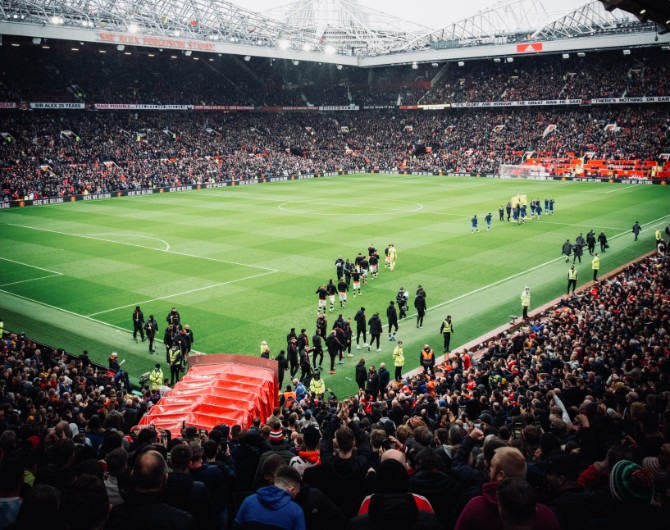  Estádios ingleses voltaram a ficar lotados de torcedores na Premier League!