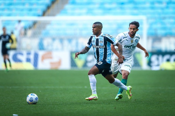  Grêmio foi derrotado pelo Palmeiras e chegou a 15 derrotas no Brasileirão!