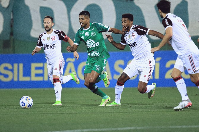  Na lanterna, Chapecoense amargou o descenso com sete rodadas de antecedência no Brasileirão!