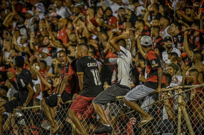  Torcida do Vitória tem comparecido em peso mesmo com o time nas últimas colocações da Série B!