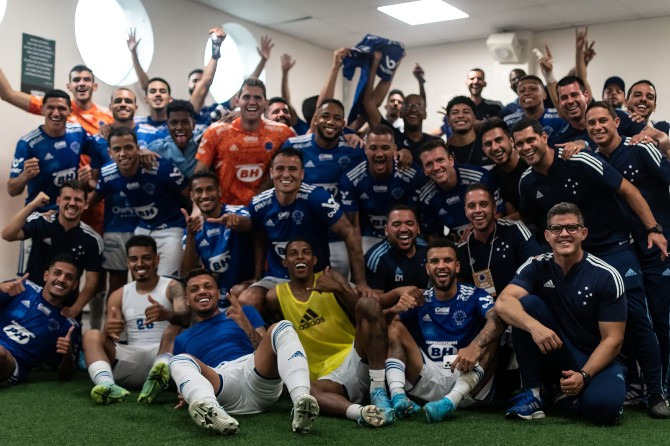  Cruzeiro venceu o Grêmio e pulou para a vice-liderança da Série B!