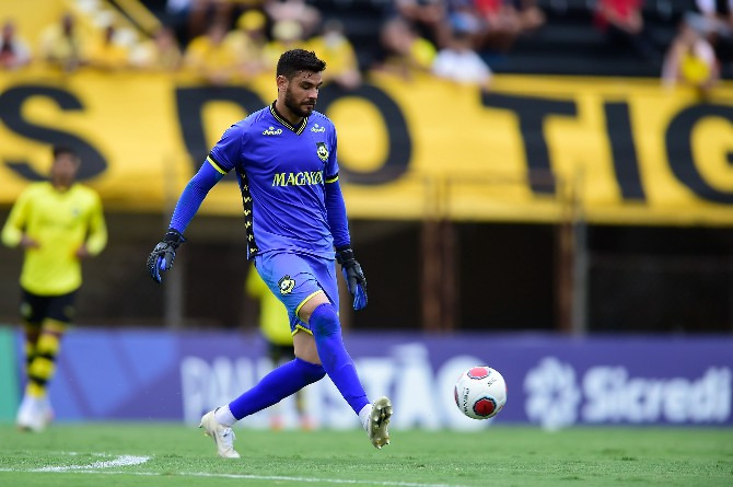  Alex Alves atuou em todas oito partidas na competição