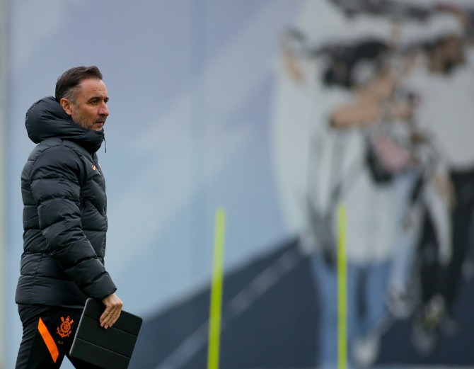  Vitor Pereira tem mais uma vez o Santos pela frente