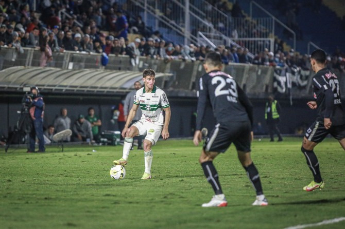  Coritiba ainda não venceu fora de casa