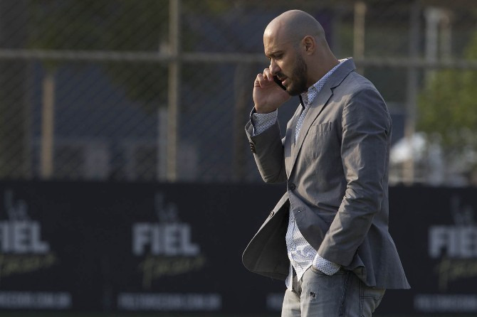  Hoje gerente de futebol, Alessandro foi o autor do gol da vitória em 2011