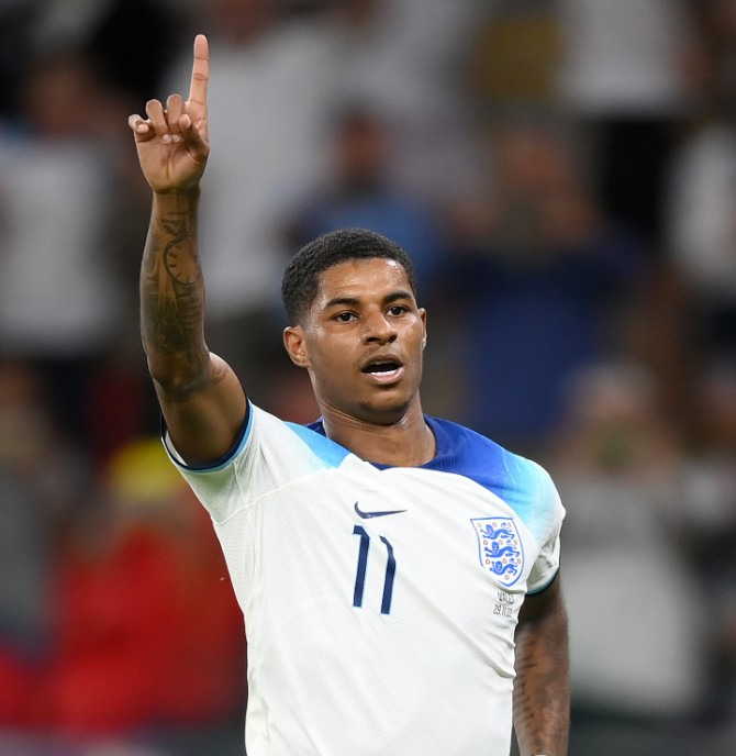  Rashford fez dois golaços e garantiu a classificação da Inglaterra!