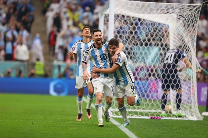  Messi marcou seu 5º gol no Qatar, o 11º em Copas do Mundo!