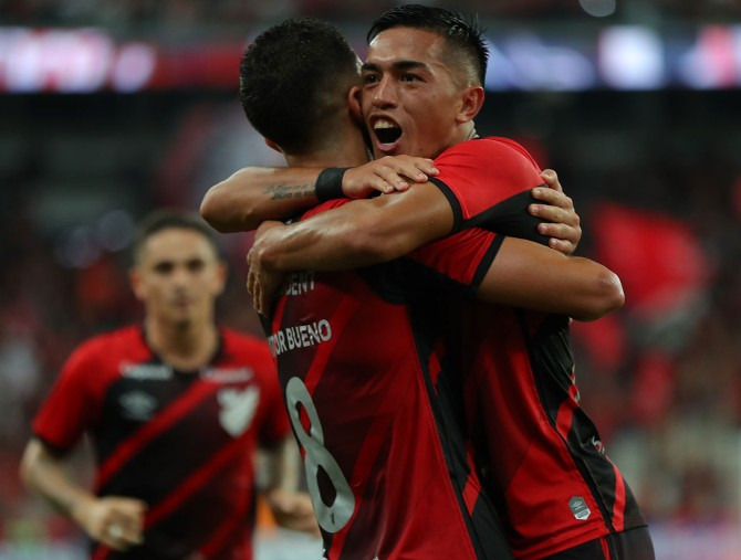  Athletico Paranaense venceu todos os seus seis jogos pelo Estadual do Paraná!