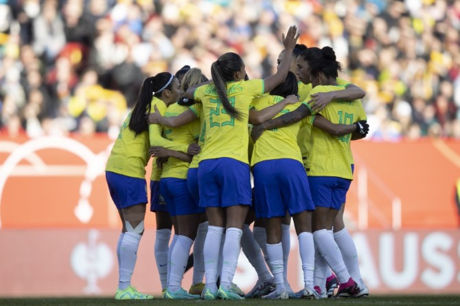  Seleção Brasileira vai medir forças com o Chile, em 2 de julho, no último desafio antes do início da Copa!