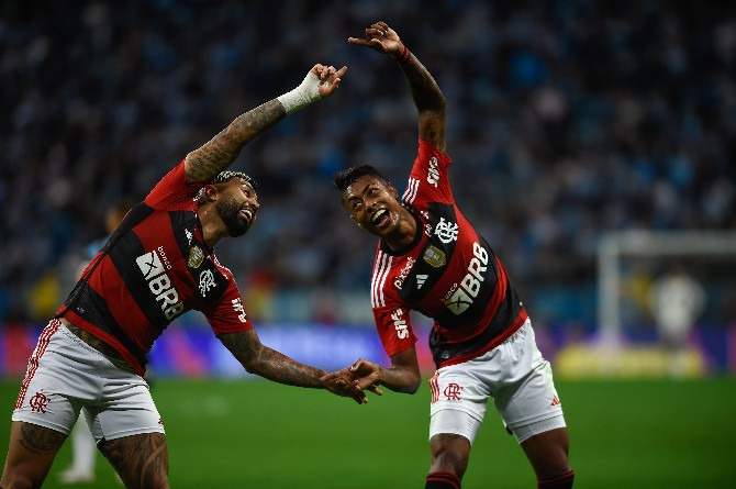  Flamengo eliminou o Grêmio e brigará pelo bi da Copa do Brasil!