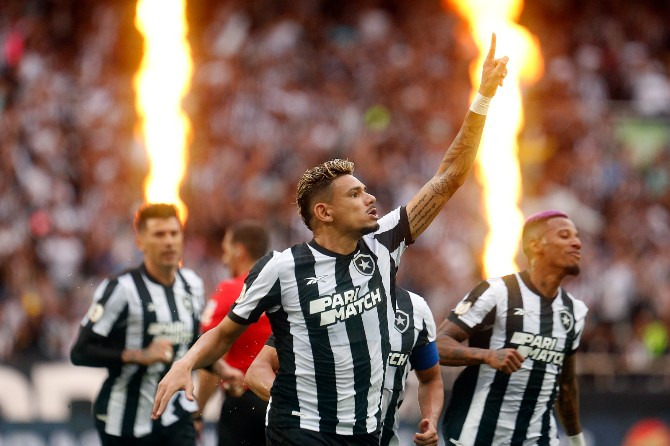  Líder disparado do Brasileirão, Botafogo virou SAF e colhe seus frutos!