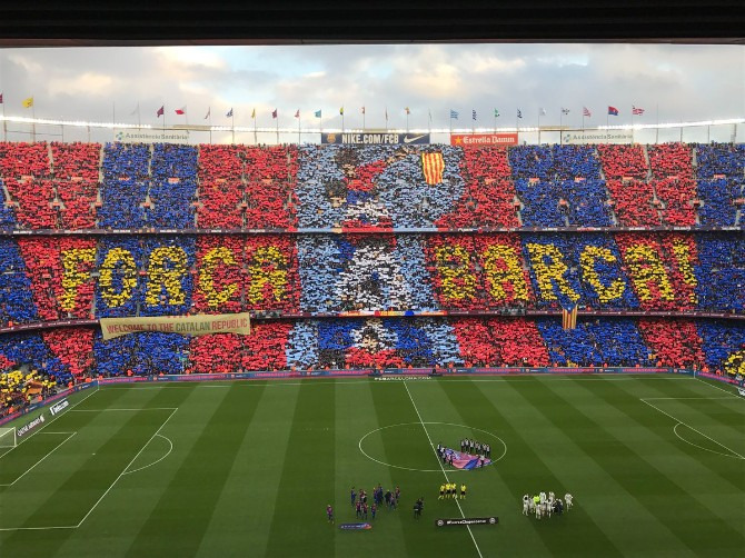  Barcelona e a força da sua torcida na UEFA Champions League!