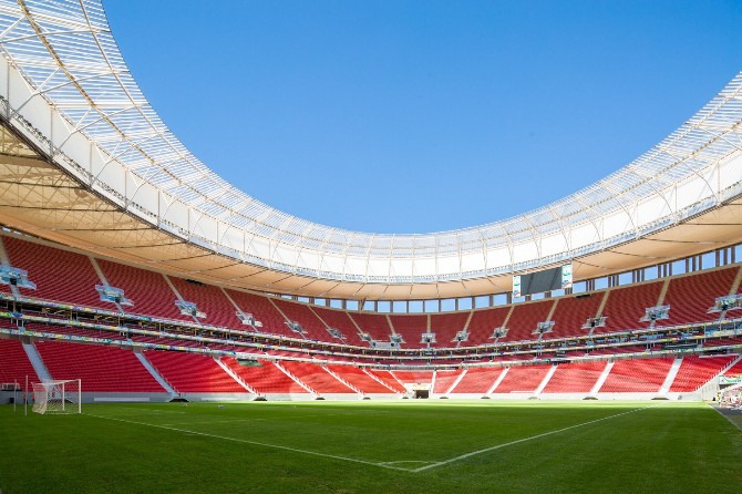  Mané Garrincha não consegue encher as arquibancadas durante o Candangão!