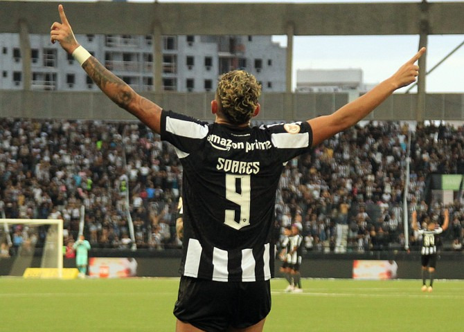  Botafogo defenderá série invicta contra o Fortaleza pelo Brasileirão!