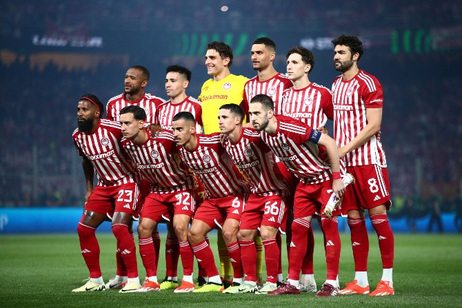  Olympiacos superou a Fiorentina na prorrogação e conquistou o título da UEFA Europa Conference League!