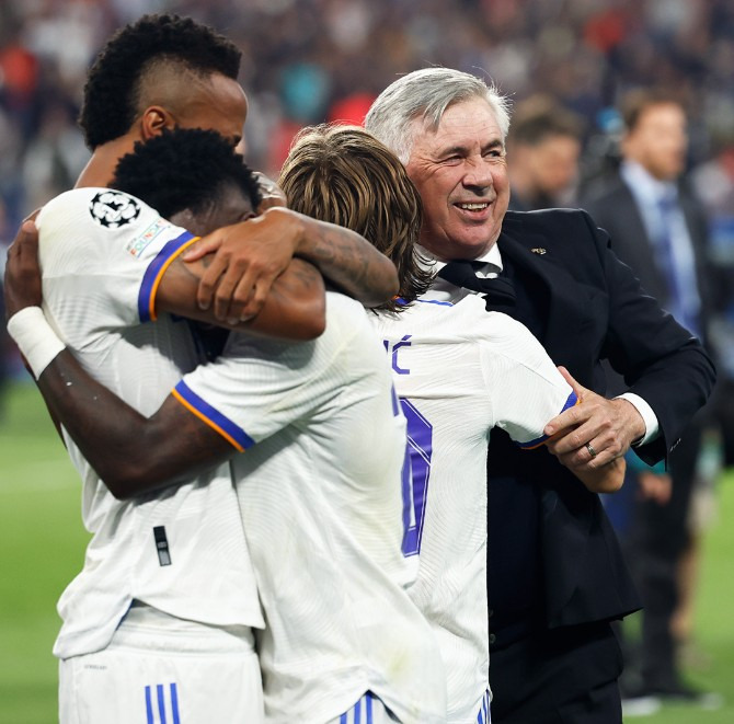  Real Madrid - um clube acostumado a títulos e muito dinheiro!