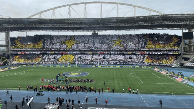  Nas nuvens com o título da Libertadores, Botafogo ainda deu o Brasileirão à torcida!