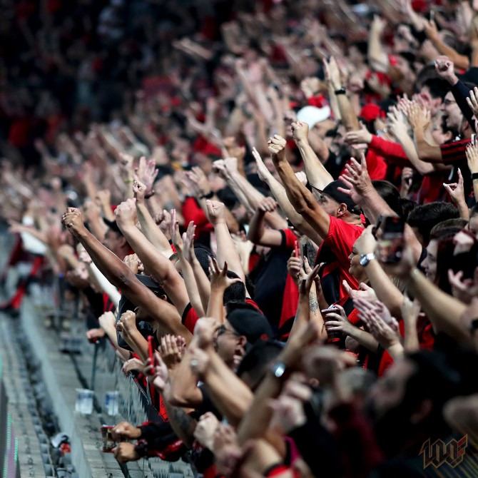 Torcida fez sua parte, mas Athletico acabou rebaixado no Brasileirão!