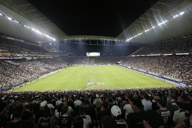  Fiel tem feito sua parte e lotado as arquibancadas durante o Paulistão!