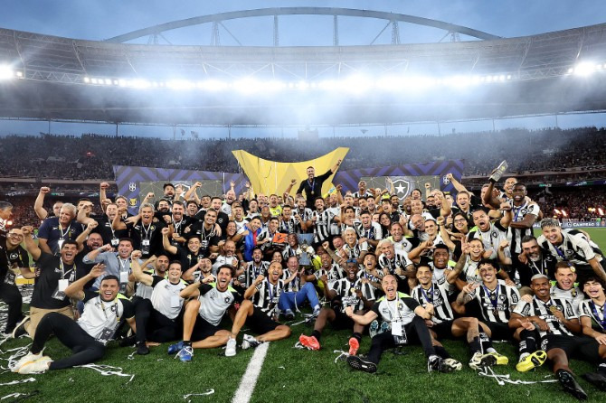  Botafogo é o atual campeão e enfrentará o Palmeiras na estreia do Brasileirão!