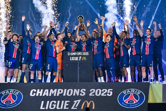  PSG conquistou a Ligue 1 pela 13ª vez, sendo a 4ª seguida!